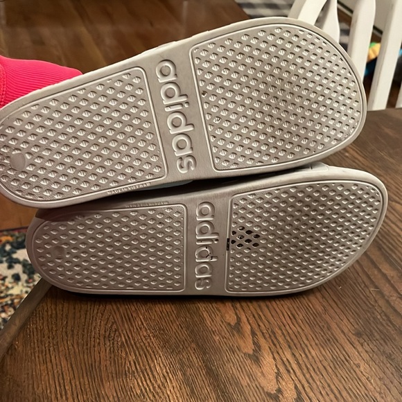 Women's Adidas  Slides sandal Size 9 - Picture 5 of 6